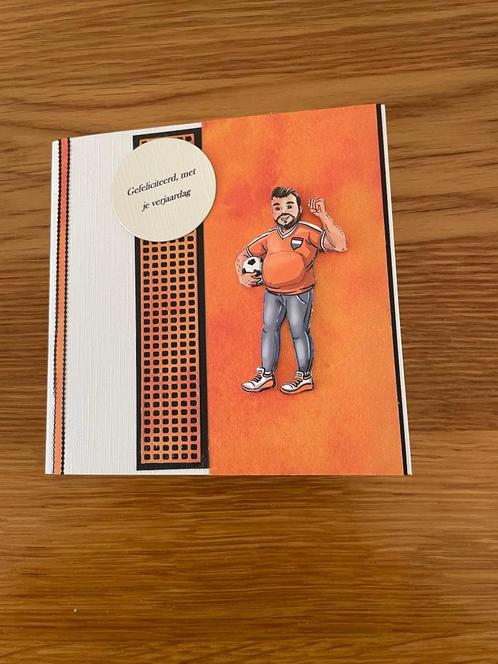 Kaartje man (30) voetbal oranje, Hobby en Vrije tijd, Kaarten | Zelfgemaakt, Nieuw, Overige thema's, Ophalen of Verzenden