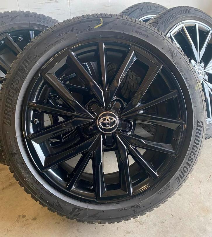 17” Originele Toyota Corolla Velgen + Winterbanden, Auto-onderdelen, Banden en Velgen, Banden en Velgen, Zomerbanden, 17 inch