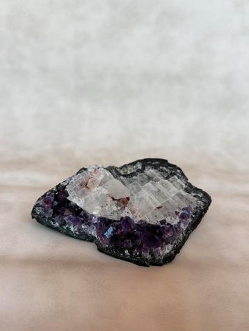 Amethist & Calciet – natuurlijke harmonie (179g) beschikbaar voor biedingen