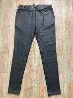 Circle of Trust leather look broek mt 42., Ophalen of Verzenden, Zo goed als nieuw, Maat 42/44 (L), Zwart