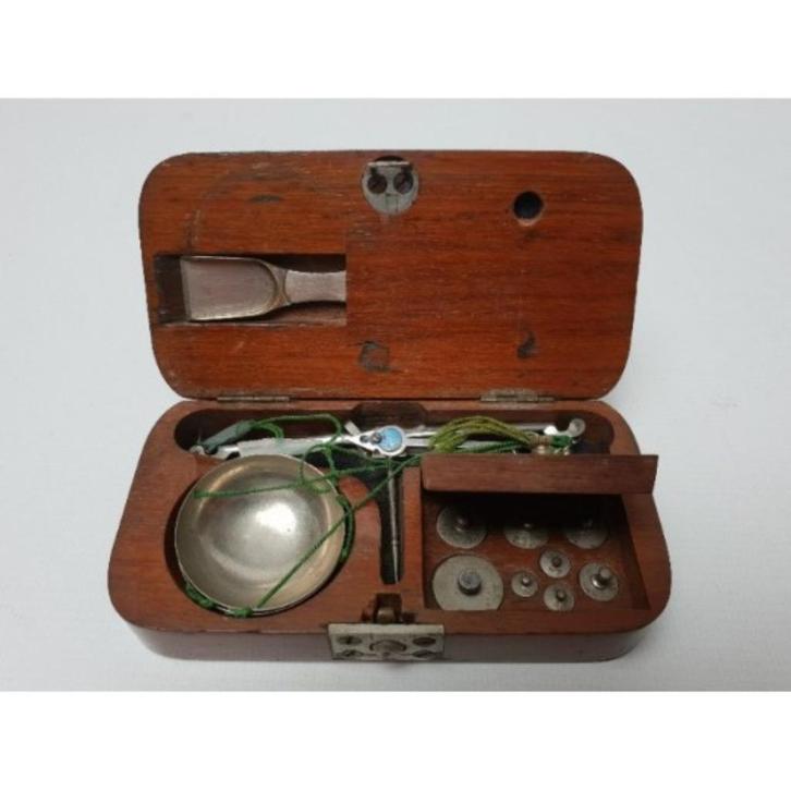 # diamant - goud weegschaaltje in houten kistje, Antiek en Kunst, Antiek | Gereedschap en Instrumenten, Ophalen of Verzenden