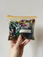 Zakje vol met houten/kunststof kralen, 14x8,5cm. Boho hippie, Hobby en Vrije tijd, Kralen en Sieraden maken, Verzenden, Gebruikt