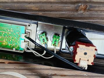 Indrukknoppen voor combi magnetron whirlpool beschikbaar voor biedingen