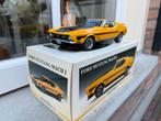 1:18 Ford Mustang Mach 1 Fastback geel 1971 Autoart 72821, Hobby en Vrije tijd, Modelauto's | 1:18, Auto, Autoart, Ophalen of Verzenden