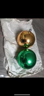 Twee hele oude kerstballen goud groen, Ophalen of Verzenden, Gebruikt