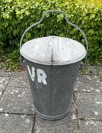 oude zinken vuilnisbak of vuilnisemmer., Ophalen, Zo goed als nieuw, Minder dan 50 cm