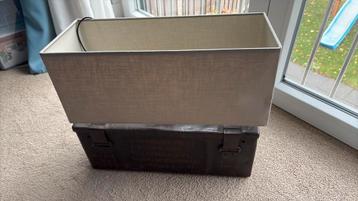 Stoere tafellamp beschikbaar voor biedingen