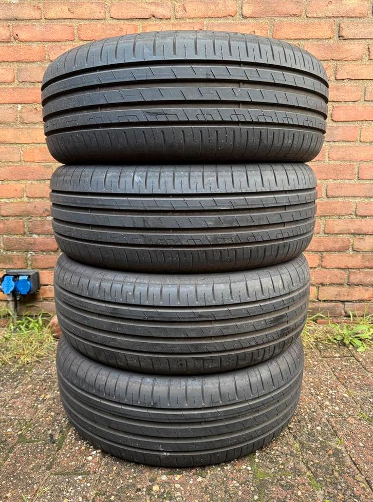 4X Goodyear DEMO Zomerbanden 205 55 17 Inch 91V, Auto-onderdelen, Banden en Velgen, Band(en), Zomerbanden, 17 inch, 205 mm, Ophalen