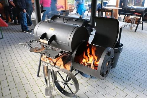 Te huur: Oklahoma Smoker barbecue grill Amerikaanse bbq, Tuin en Terras, Houtskoolbarbecues, Zo goed als nieuw, Verzenden