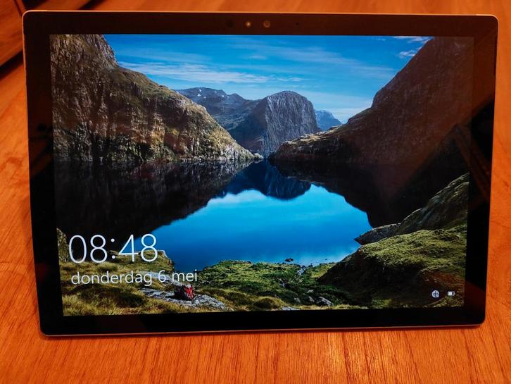 Surface Pro 4 -i5 - 8gb ram - Accu probleem - Met lader, Computers en Software, Android Tablets, Gebruikt, Wi-Fi, 12 inch, 256 GB