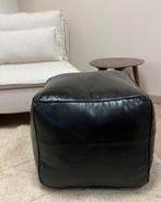 Nieuwe Marokkaanse handgemaakte leren poef, gevuld zwart, Huis en Inrichting, Banken | Voetenbanken en Poefen, Minder dan 50 cm