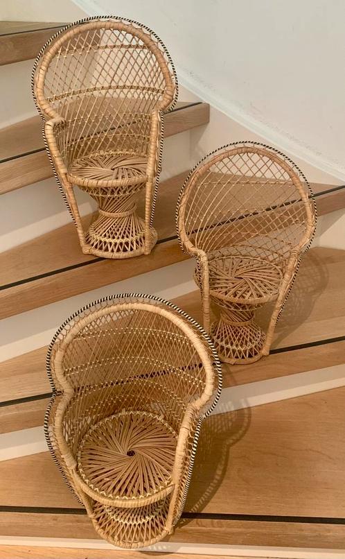 3x Rotan poppenstoeltjes pauwmodel, Kinderen en Baby's, Speelgoed | Poppenhuizen, Zo goed als nieuw, Ophalen