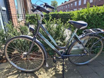 Damesfiets beschikbaar voor biedingen