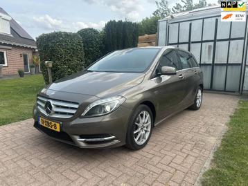 Mercedes-Benz B-klasse 180 Ambition trekhaak Bi-Xenon beschikbaar voor biedingen