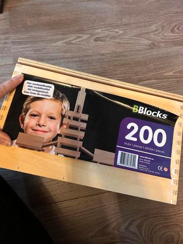 BBlocks 200 stuks in luxe houten kist beschikbaar voor biedingen
