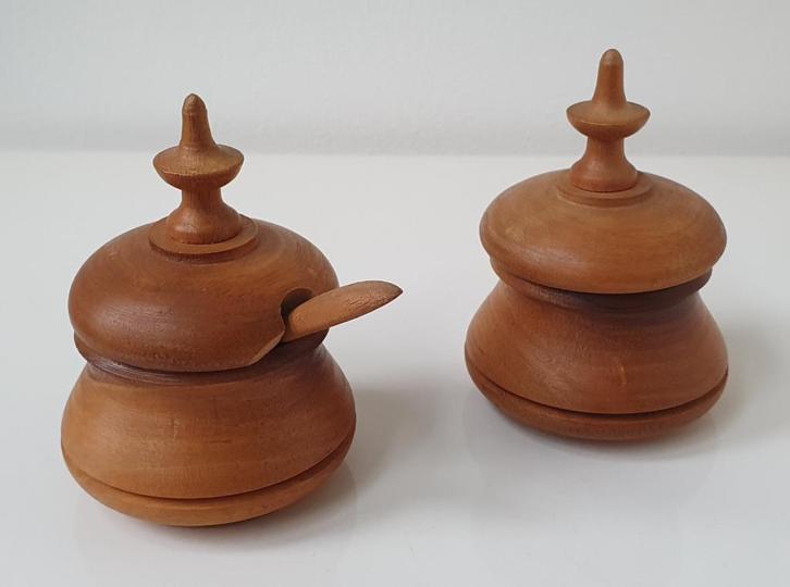 2 antieke houten kruiden? potjes, Huis en Inrichting, Keuken | Servies, Nieuw, Overige typen, Overige stijlen, Overige materialen
