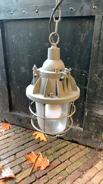 2 hang lampen industriële stijl beschikbaar voor biedingen