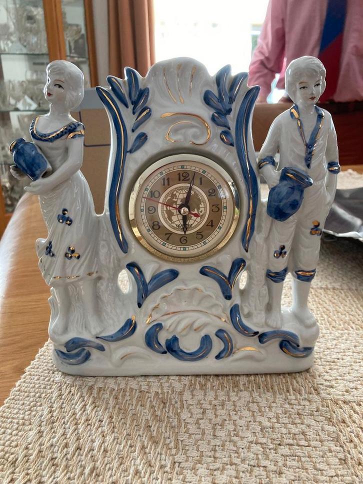 Vintage Porseleinen Klok met Beeldjes, Antiek en Kunst, Antiek | Klokken, Ophalen of Verzenden
