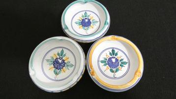 3 aardewerk handgeschilderde schaaltjes [1261] beschikbaar voor biedingen