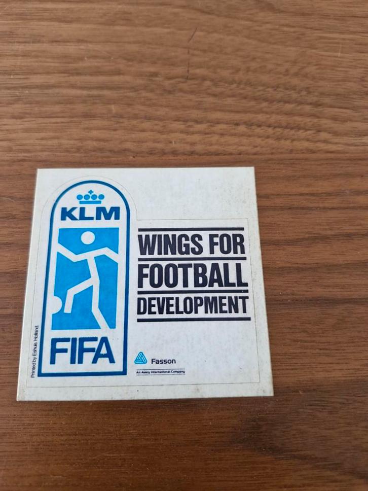 2094 KLM FIFA Sticker - Wings for Football Development, Verzamelen, Stickers, Gebruikt, Ophalen of Verzenden
