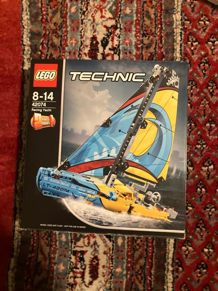 LEGO Technic 42074 Zeilboot - Nieuwstaat!, Kinderen en Baby's, Speelgoed | Duplo en Lego, Zo goed als nieuw, Lego, Complete set