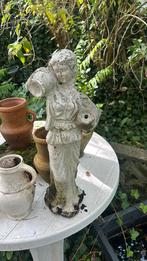 Tuinbeeld vrouw. Steen. 49 cm. Ophalen in assen., Tuin en Terras, Tuinbeelden, Ophalen, Gebruikt, Steen
