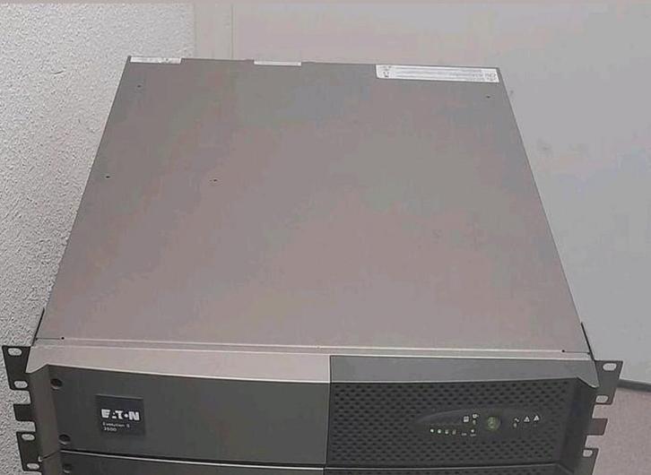Te koop: Eaton Evolution S 2500 UPS 2250W, Computers en Software, Noodvoedingen (UPS), Ophalen