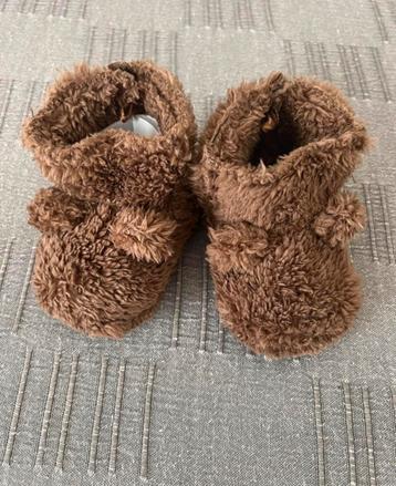 H&M warme babyslofjes – maat 16–17 beschikbaar voor biedingen