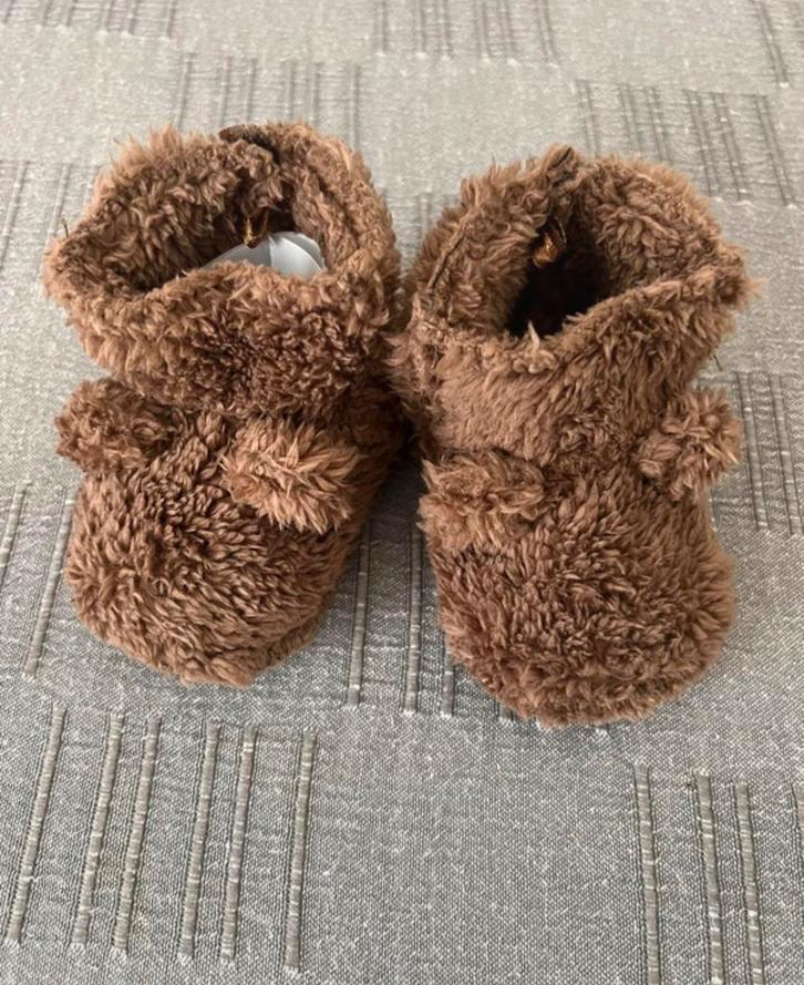H&M warme babyslofjes – maat 16–17, Kinderen en Baby's, Babykleding | Schoentjes en Sokjes, Zo goed als nieuw, Jongetje of Meisje