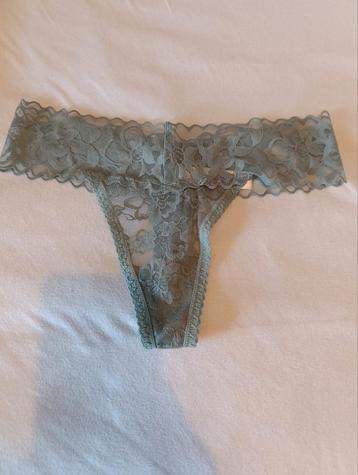 Luxe groene dames string met kant maat M beschikbaar voor biedingen