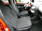 Toyota Aygo 1.0 VVT-i Comfort 5-deurs Airco Navi 2e eigenaar, Voorwielaandrijving, Euro 5, Stof, Gebruikt