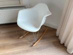Schommelstoel in nieuwstaat met kunststof kuip, Ophalen, Zo goed als nieuw, Stoel(en)