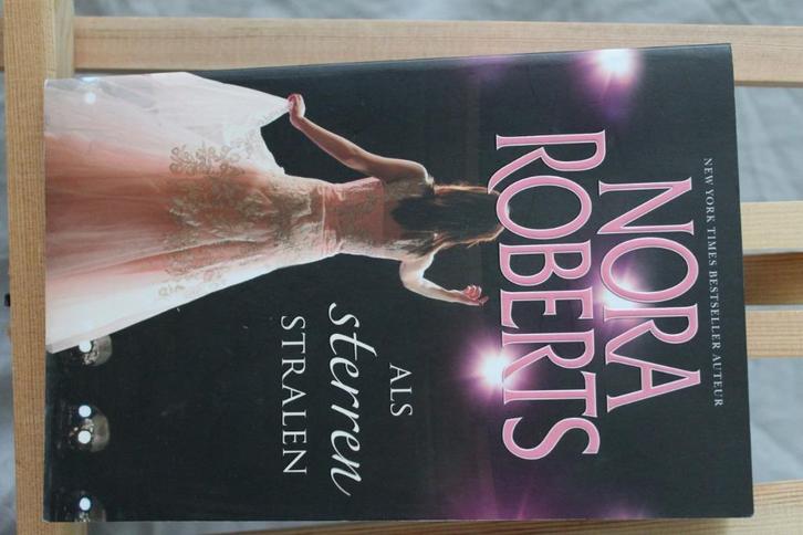 Als sterren stralen - Nora Roberts, Boeken, Romans, Zo goed als nieuw, Ophalen