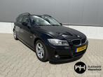 BMW 3-serie Touring 318i Business Line NIEUWE APK NAVI TREKH, Euro 5, Achterwielaandrijving, Zwart, Origineel Nederlands