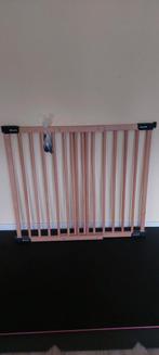 Traphekje  hout, Doe-het-zelf en Verbouw, Ophalen of Verzenden, Zo goed als nieuw, Radiator, 30 tot 80 cm