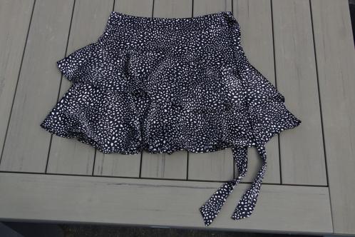 Seven Sisters skort maat XS, zwart met witte stippen., Kleding | Dames, Rokken, Zo goed als nieuw, Maat 34 (XS) of kleiner, Overige kleuren