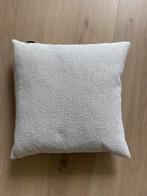 NIEUW Bolia Kussen 40x40 - Revi boucle & textuur, Ivory, Ophalen of Verzenden, Nieuw, Beige, Vierkant