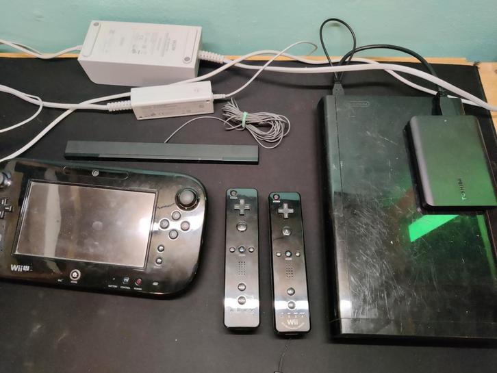 Nintendo Wii U Zwart met meer dan 300 spellen op hdd, Spelcomputers en Games, Spelcomputers | Nintendo Wii U, Gebruikt, Met 2 controllers