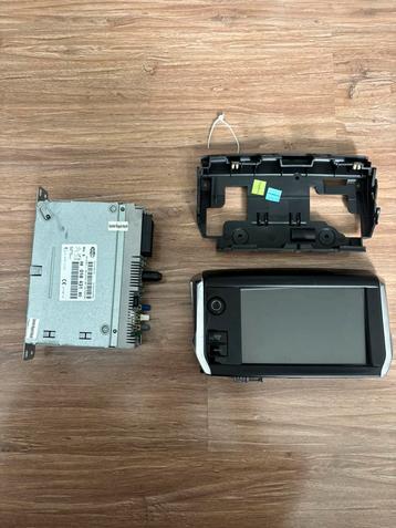 Peugeot 208 navigatie multimedia kit beschikbaar voor biedingen