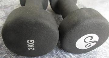 2 zgan neopreen dumbbels 2 kg per stuk / samen 6,00 beschikbaar voor biedingen