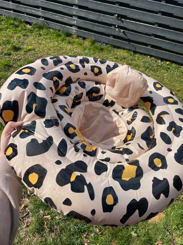 Babyfloat panterprint (swim eesentials)  beschikbaar voor biedingen