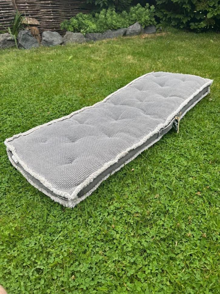 Unique Living Pallet Rugkussen Timo Grijs - 120 x 40cm, Tuin en Terras, Tuinmeubel-accessoires, Zo goed als nieuw, Ophalen