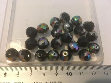Glazen facetkralen zwart-zeepsopglans beschikbaar voor biedingen