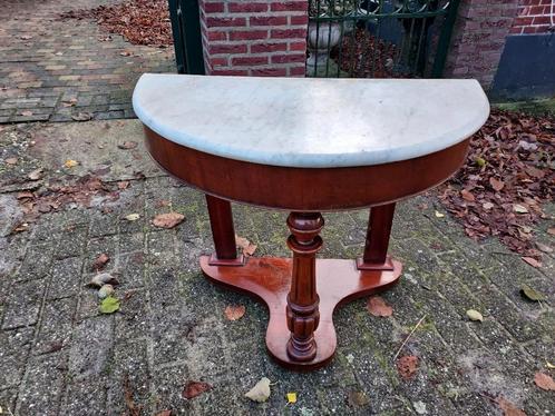 Biedermeier mahonie halvemaan wandtafel, wit marmeren blad., Antiek en Kunst, Antiek | Meubels | Tafels, Ophalen