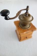 Hand koffiemolen antiek, Ophalen of Verzenden