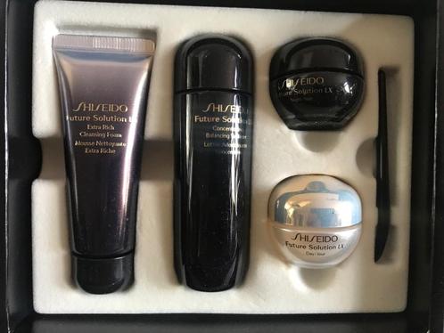 Shiseido Future Solotion LX set, Sieraden, Tassen en Uiterlijk, Uiterlijk | Gezichtsverzorging, Nieuw, Verzorging, Gehele gezicht