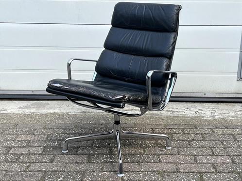 Herman Miller Eames Softpad Draaifauteuil Vintage Design, Huis en Inrichting, Fauteuils, Gebruikt, Leer, 50 tot 75 cm, Minder dan 75 cm