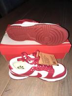 Nike Dunk Low - Rode Sneakers, Ophalen of Verzenden, Nieuw, Rood, Sneakers of Gympen