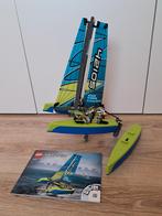 Lego Technic 42105 Catamaran, Ophalen of Verzenden, Zo goed als nieuw