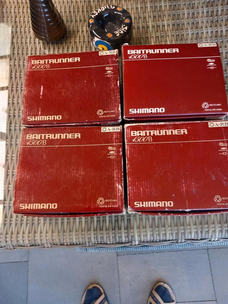 2 Schitterende Shimano 4500B Beetrunners compleet met  doos, Watersport en Boten, Hengelsport | Karpervissen, Zo goed als nieuw